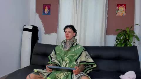 Snapshot of aron_ford chatting on October 5, 2025, 12:03 pm Aron ford online show from October 5, 2025, 12:03 pm