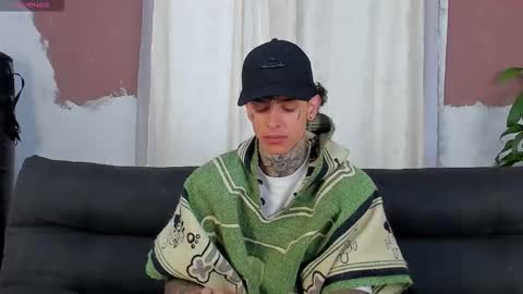 Snapshot of aron_ford chatting on October 7, 2025, 12:02 pm Aron ford online show from October 7, 2025, 12:02 pm