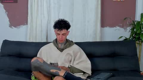 Snapshot of aron_ford chatting on October 11, 2025, 11:20 am Aron ford online show from October 11, 2025, 11:20 am