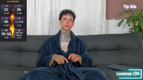 Snapshot of aron_ford chatting on October 15, 2025, 7:52 am Aron ford online show from October 15, 2025, 7:52 am