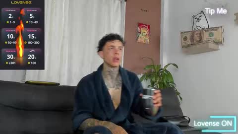 Snapshot of aron_ford chatting on October 19, 2025, 12:17 pm Aron ford online show from October 19, 2025, 12:17 pm