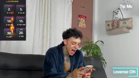 Snapshot of aron_ford chatting on October 22, 2025, 11:43 am Aron ford online show from October 22, 2025, 11:43 am