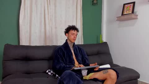 Snapshot of aron_ford chatting on November 5, 2025, 7:52 am Aron ford online show from November 5, 2025, 7:52 am