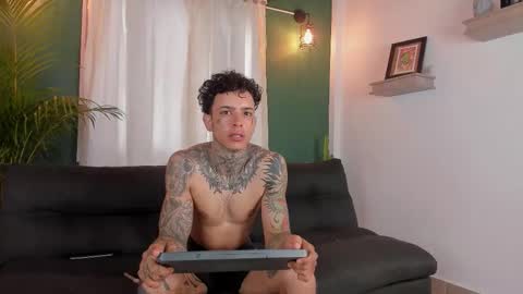 Snapshot of aron_ford chatting on November 6, 2025, 1:34 pm Aron ford online show from November 6, 2025, 1:34 pm