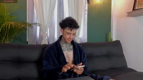 Snapshot of aron_ford chatting on November 8, 2025, 12:27 pm Aron ford online show from November 8, 2025, 12:27 pm