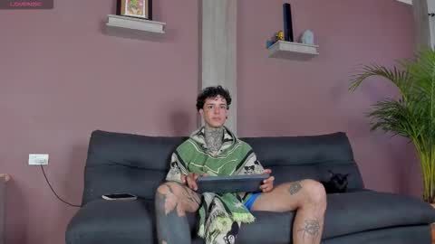 Snapshot of aron_ford chatting on November 23, 2025, 5:13 pm Aron ford online show from November 23, 2025, 5:13 pm