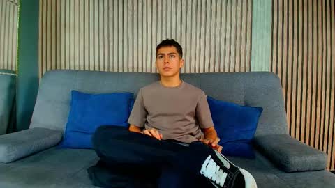 aron_pulse online show from February 12, 2026, 1:39 pm