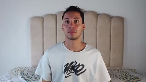 Snapshot of aroncooper1 chatting on November 2, 2025, 8:11 pm aron cooper online show from November 2, 2025, 8:11 pm