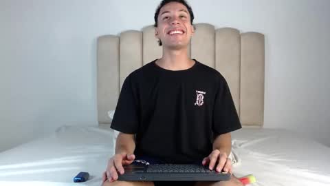 Snapshot of aroncooper1 chatting on November 13, 2025, 3:16 am aron cooper online show from November 13, 2025, 3:16 am