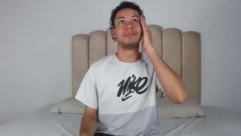 Snapshot of aroncooper1 chatting on November 18, 2025, 3:34 am aron cooper online show from November 18, 2025, 3:34 am