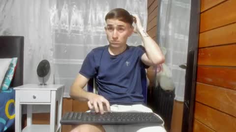 Snapshot of arongfranco chatting on February 25, 2025, 3:09 am Aron G Franco online show from February 25, 2025, 3:09 am