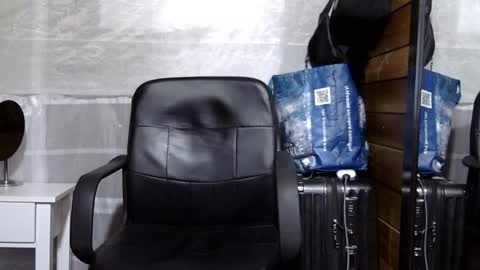 Snapshot of arongfranco chatting on November 7, 2025, 5:07 am Aron G Franco online show from November 7, 2025, 5:07 am