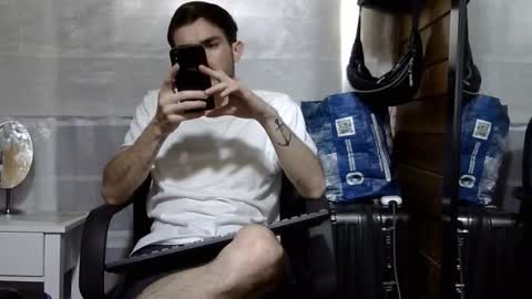 Aron G Franco online show from December 18, 2025, 4:24 pm