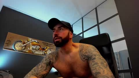 Snapshot of arongrant chatting on December 2, 2024, 10:50 am AronGrant online show from December 2, 2024, 10:50 am
