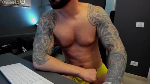 Snapshot of arongrant chatting on February 8, 2025, 12:06 pm AronGrant online show from February 8, 2025, 12:06 pm