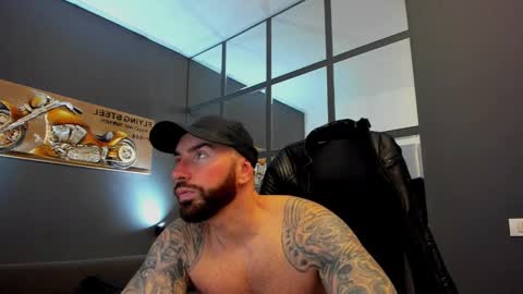 Snapshot of arongrant chatting on February 10, 2025, 11:57 am AronGrant online show from February 10, 2025, 11:57 am