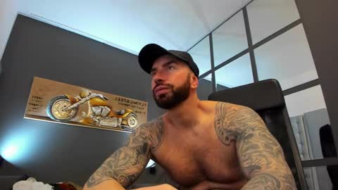 Snapshot of arongrant chatting on February 18, 2025, 9:10 am AronGrant online show from February 18, 2025, 9:10 am