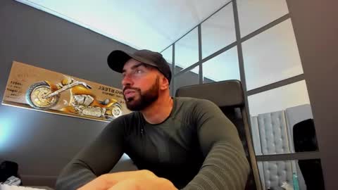 Snapshot of arongrant chatting on March 10, 2025, 11:42 am AronGrant online show from March 10, 2025, 11:42 am