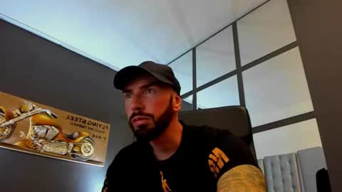 Snapshot of arongrant chatting on July 11, 2026, 10:29 am AronGrant online show from July 11, 2026, 10:29 am