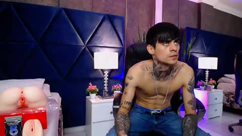 Snapshot of aronmuller_ chatting on September 23, 2025, 6:38 am aronmuller_ online show from September 23, 2025, 6:38 am