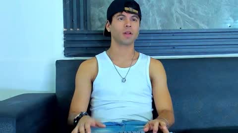 Aroon   online show from January 15, 2026, 11:08 pm