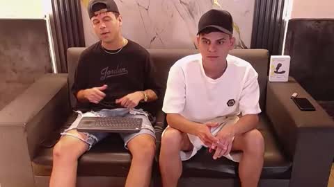 Aroon   online show from March 29, 2026, 4:23 am