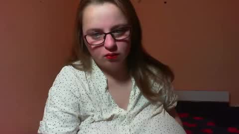 Snapshot of arriana98 chatting on December 17, 2024, 3:17 am Arriana online show from December 17, 2024, 3:17 am