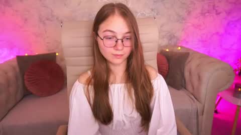 arrinawair online show from June 22, 2026, 7:27 am
