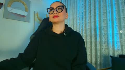    online show from September 22, 2025, 8:11 pm