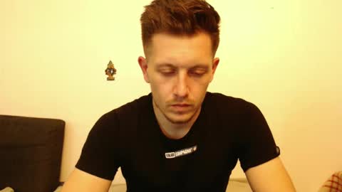 arromwilliam90 online show from February 2, 2025, 5:04 pm