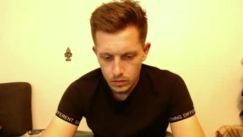 arromwilliam90 online show from February 9, 2025, 5:33 pm