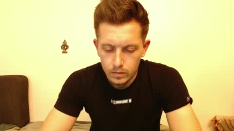 arromwilliam90 online show from February 14, 2025, 1:18 pm