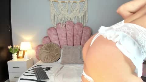 Snapshot of artbelia chatting on March 2, 2026, 1:41 am Lia Rose online show from March 2, 2026, 1:41 am