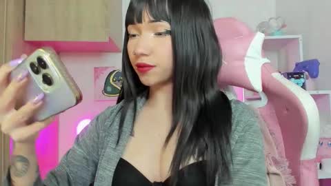 Lenna online show from October 24, 2025, 4:31 am