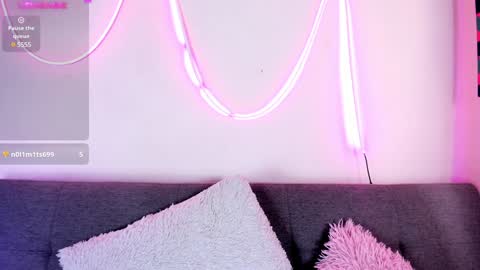 MIA OF artmiajoy online show from January 8, 2025, 7:34 pm