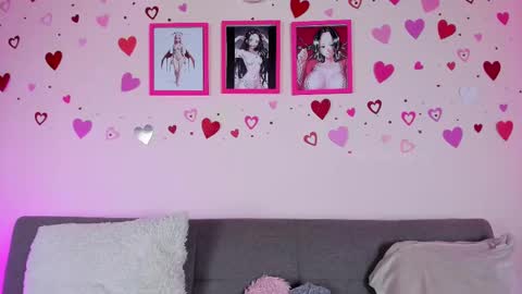 MIA OF artmiajoy online show from February 27, 2025, 3:37 pm