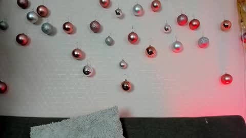 Snapshot of artmiajoy chatting on December 18, 2025, 11:38 am MIA OF artmiajoy online show from December 18, 2025, 11:38 am