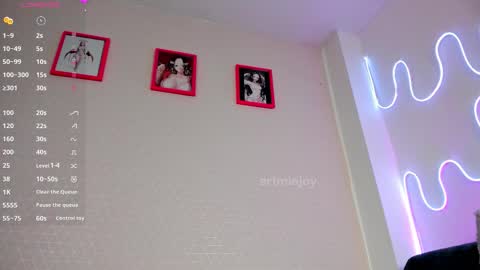 Snapshot of artmiajoy chatting on January 8, 2026, 11:01 am MIA OF artmiajoy online show from January 8, 2026, 11:01 am