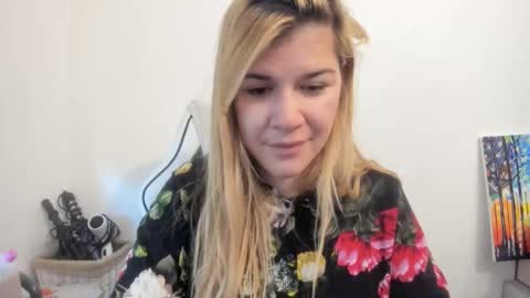 MIA online show from October 3, 2025, 8:33 am