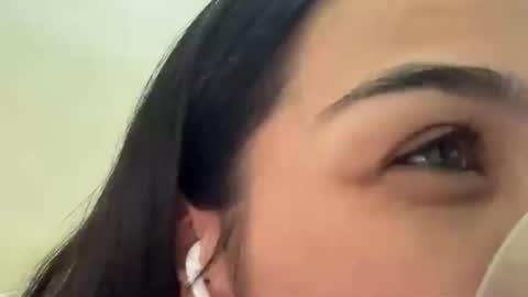 Snapshot of arvillahamner chatting on February 25, 2026, 6:39 pm Amina online show from February 25, 2026, 6:39 pm