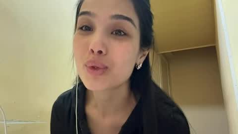 Snapshot of arvillahamner chatting on February 28, 2026, 6:42 pm Amina online show from February 28, 2026, 6:42 pm