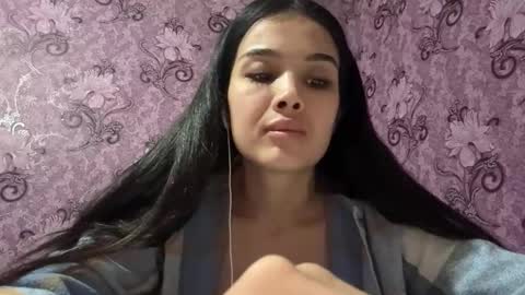 Snapshot of arvillahamner chatting on March 2, 2026, 6:15 pm Amina online show from March 2, 2026, 6:15 pm