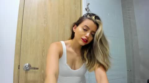 Snapshot of ary_cam230 chatting on February 25, 2025, 11:33 pm Zahaara online show from February 25, 2025, 11:33 pm