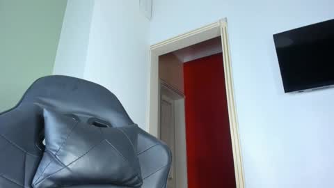 Asami online show from December 19, 2025, 5:20 pm