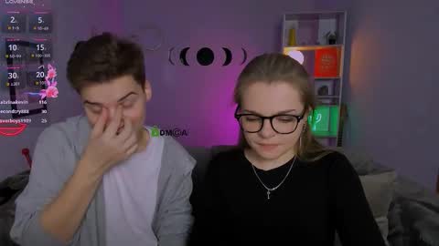 ash_raven_ online show from October 19, 2025, 7:14 pm