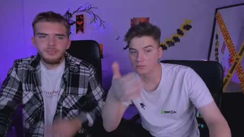 ash_raven_ online show from November 2, 2025, 8:11 pm