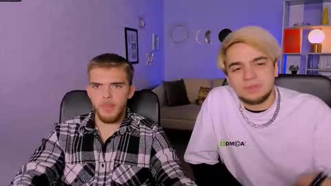 ash_raven_ online show from November 6, 2025, 9:21 am