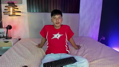 ash_russell online show from January 5, 2026, 7:39 pm