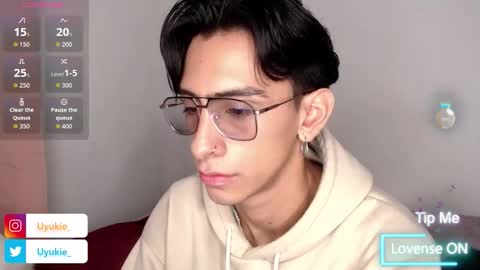 Ash online show from December 21, 2025, 11:34 pm