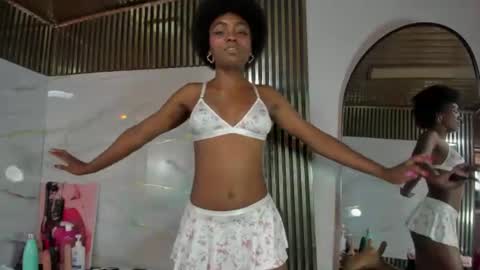 Snapshot of asha_zuri69 chatting on July 8, 2026, 2:32 pm asha_zuri69 online show from July 8, 2026, 2:32 pm